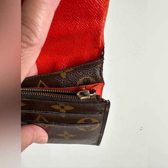 Louis Vuitton Wallet - Picture 4 of 11